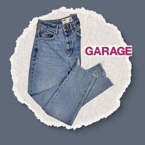 Garage Juniors Size 3 Light Wash Denim Jeans |Raw Hem | Light Whiskering | EUC - Picture 1 of 6